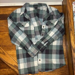 Patagonia Organic Cotton Checkered Shirt - Green and Gray women’s small